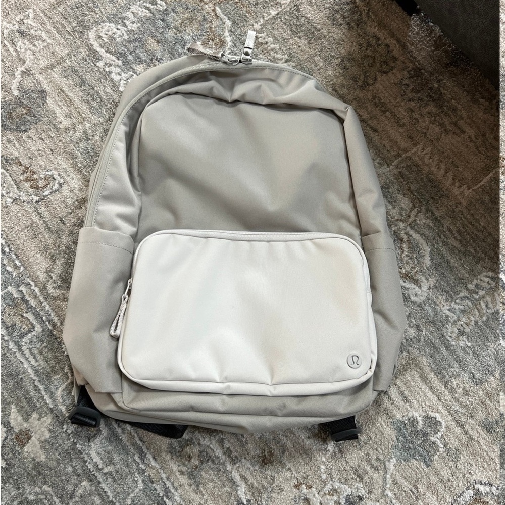 (Sold) Lululemon everywhere Backpack - nwt